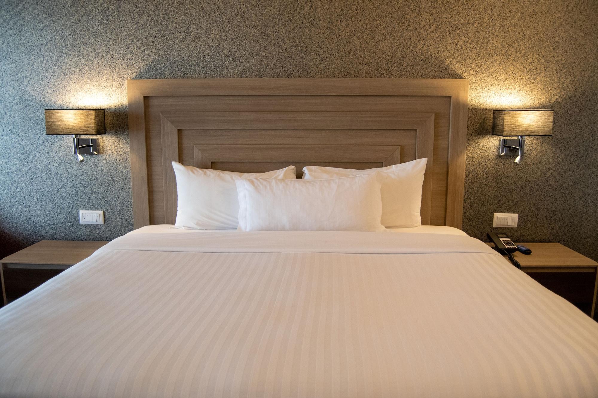 Hilton Garden Inn Leon Poliforum Bagian luar foto
