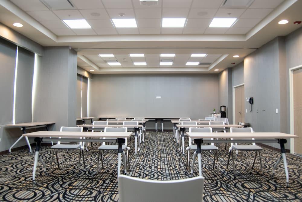 Hilton Garden Inn Leon Poliforum Bagian luar foto
