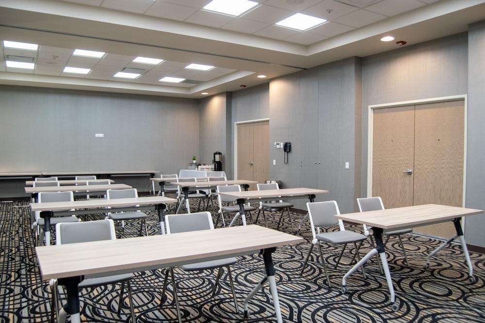 Hilton Garden Inn Leon Poliforum Bagian luar foto