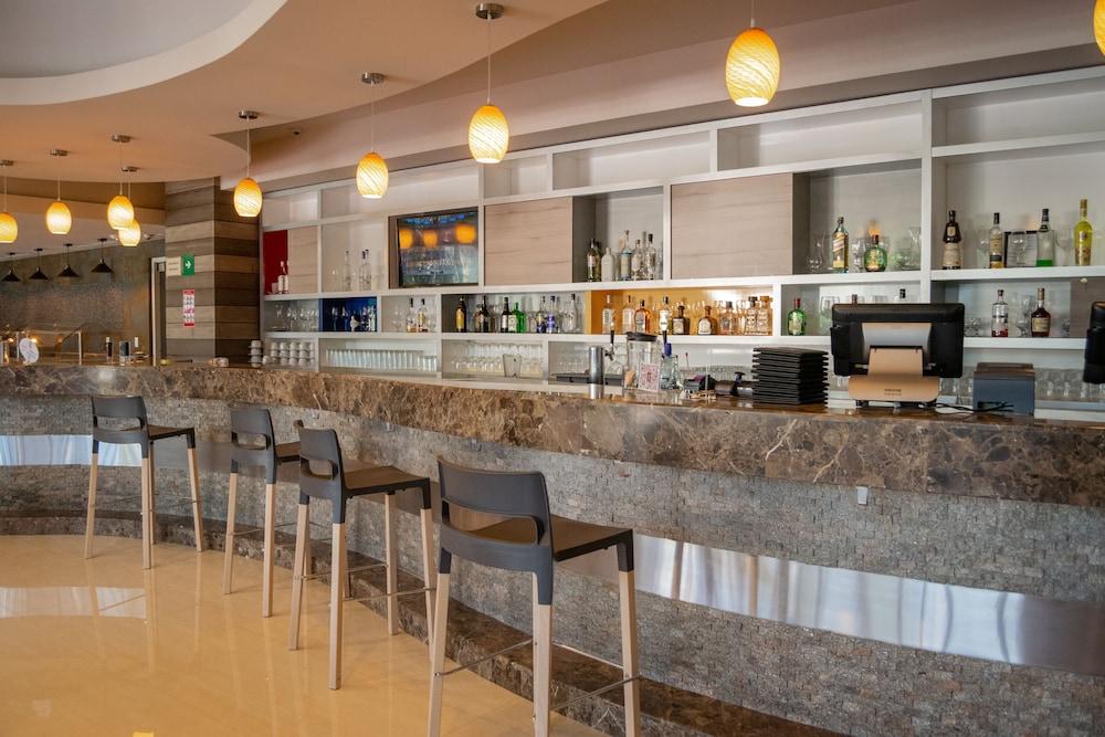 Hilton Garden Inn Leon Poliforum Bagian luar foto