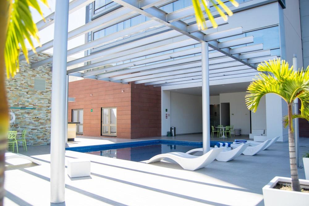 Hilton Garden Inn Leon Poliforum Bagian luar foto