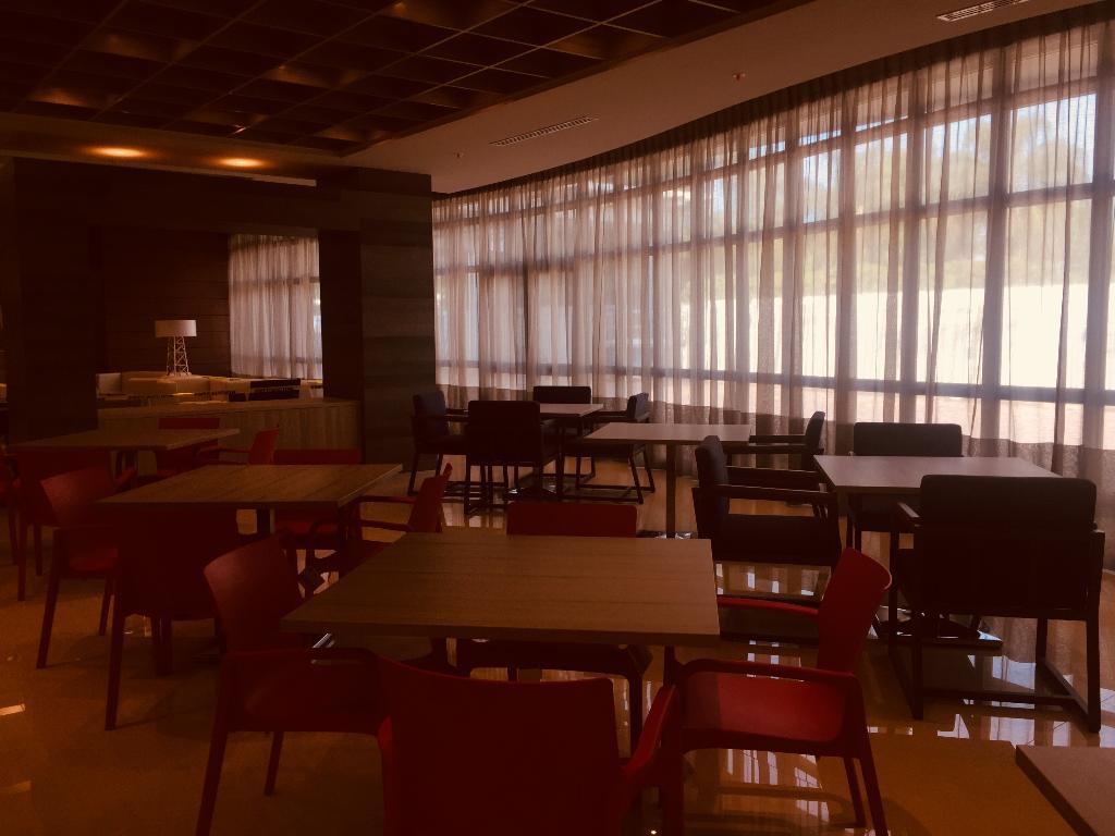 Hilton Garden Inn Leon Poliforum Bagian luar foto