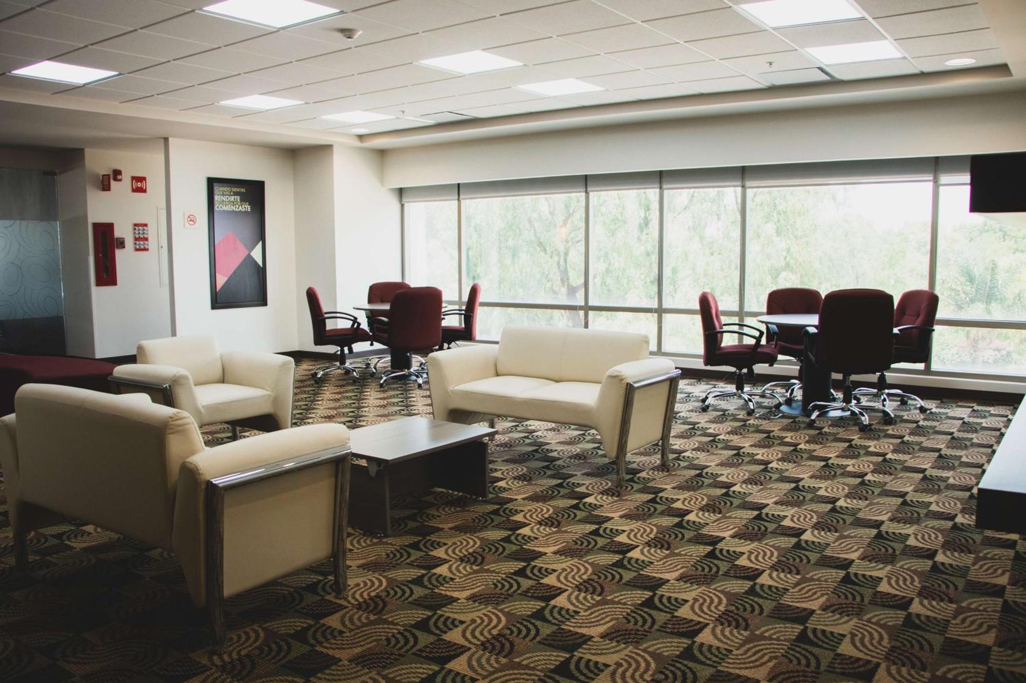 Hilton Garden Inn Leon Poliforum Bagian luar foto