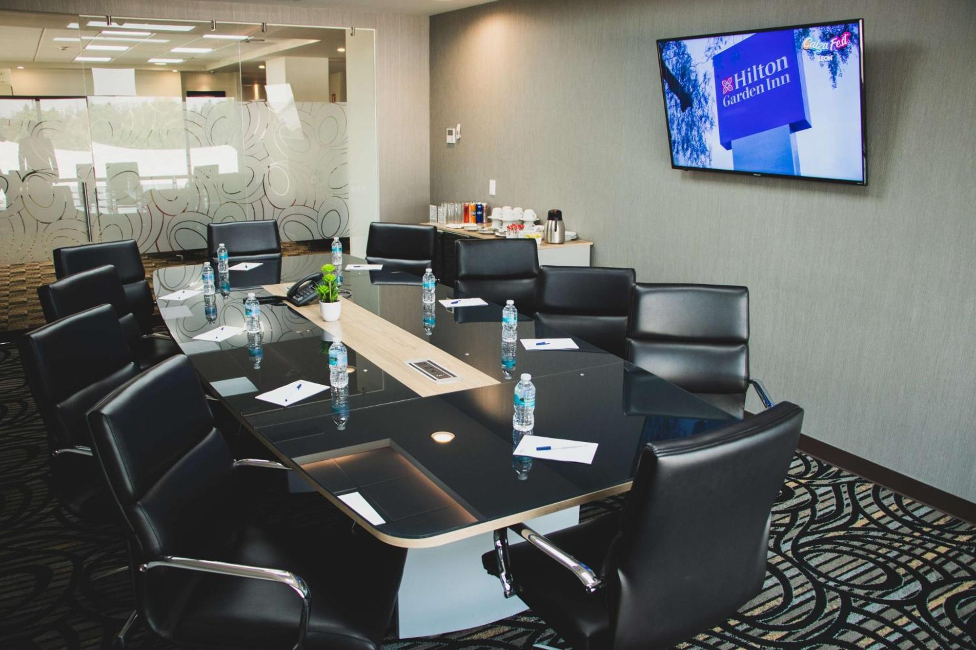 Hilton Garden Inn Leon Poliforum Bagian luar foto